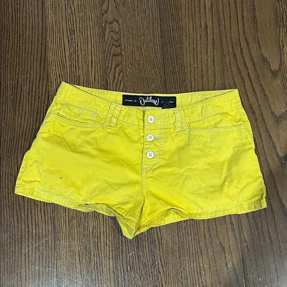 Outlaw Bright Yellow Women's Button-Front Jean Shorts Vtg short Sz 7